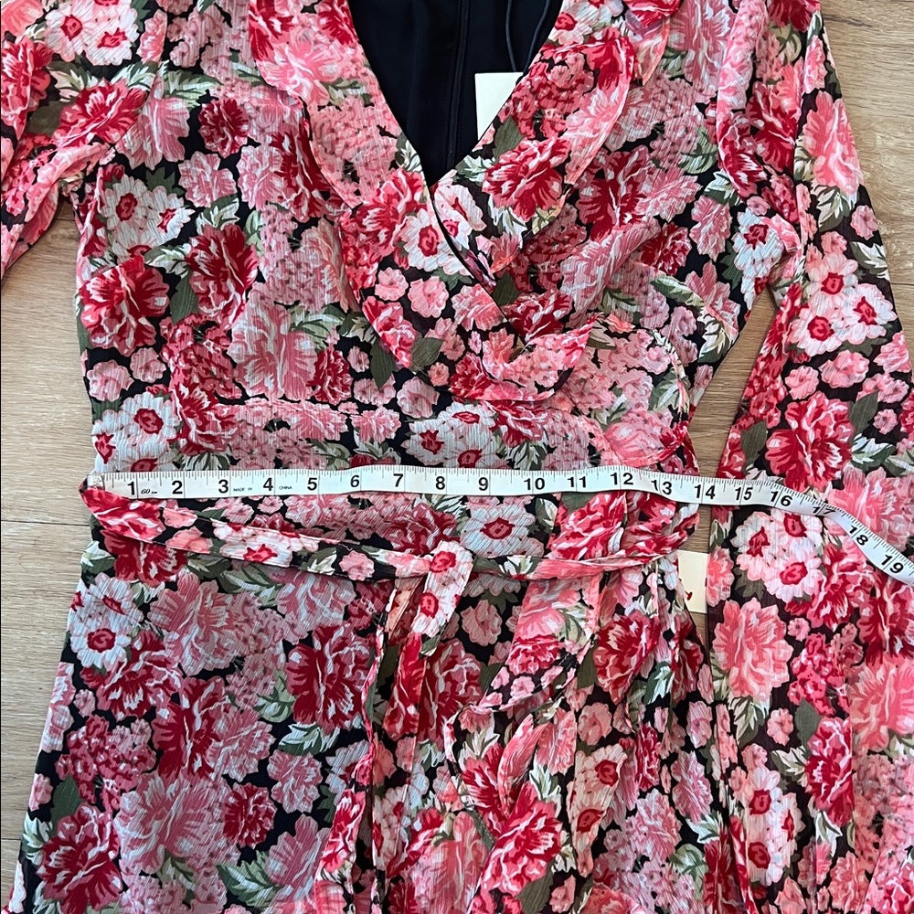 BARDOT Triple Frill Dress Color: Pink Gardenia Size 6 NWT - Picture 8 of 10